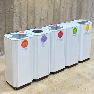 Avfallsbeholder kildesorteringsstasjon Kiwi