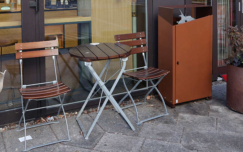 KRAPP og KNEKK avfallsbeholdere