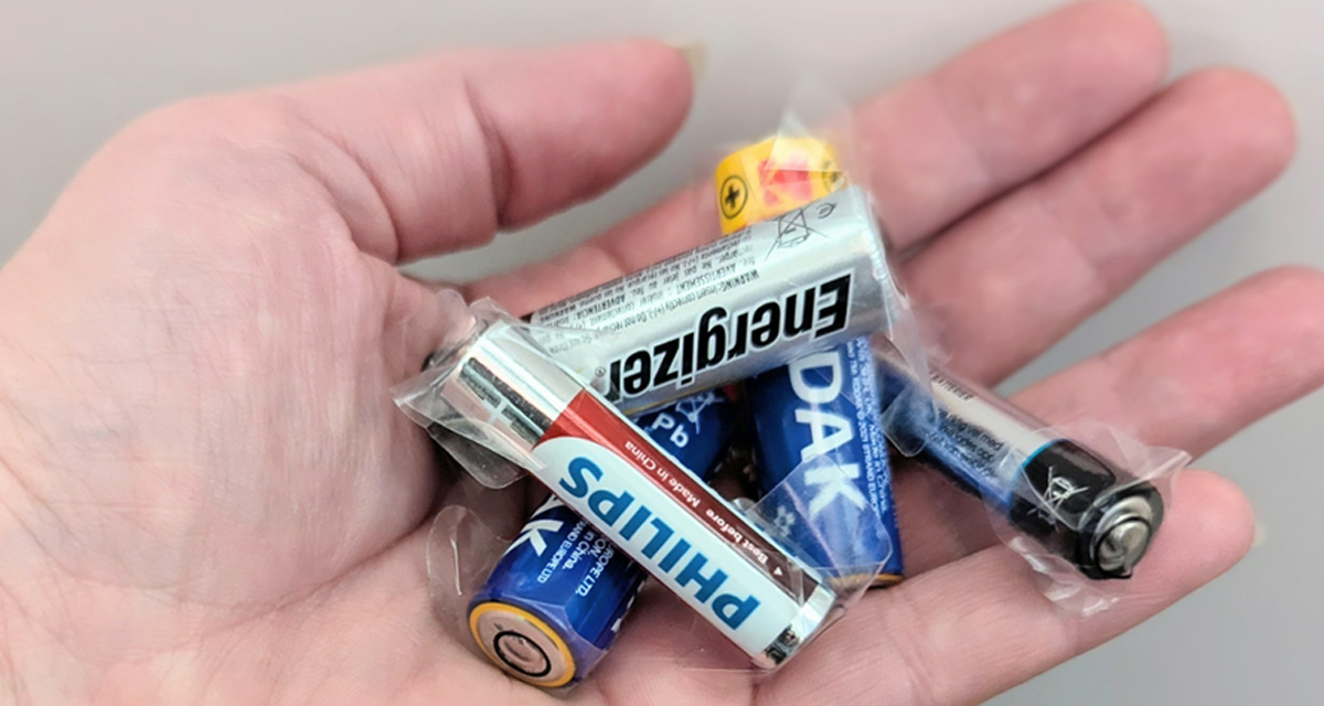 Batteriinnsamling tape batteripolene brannfare
